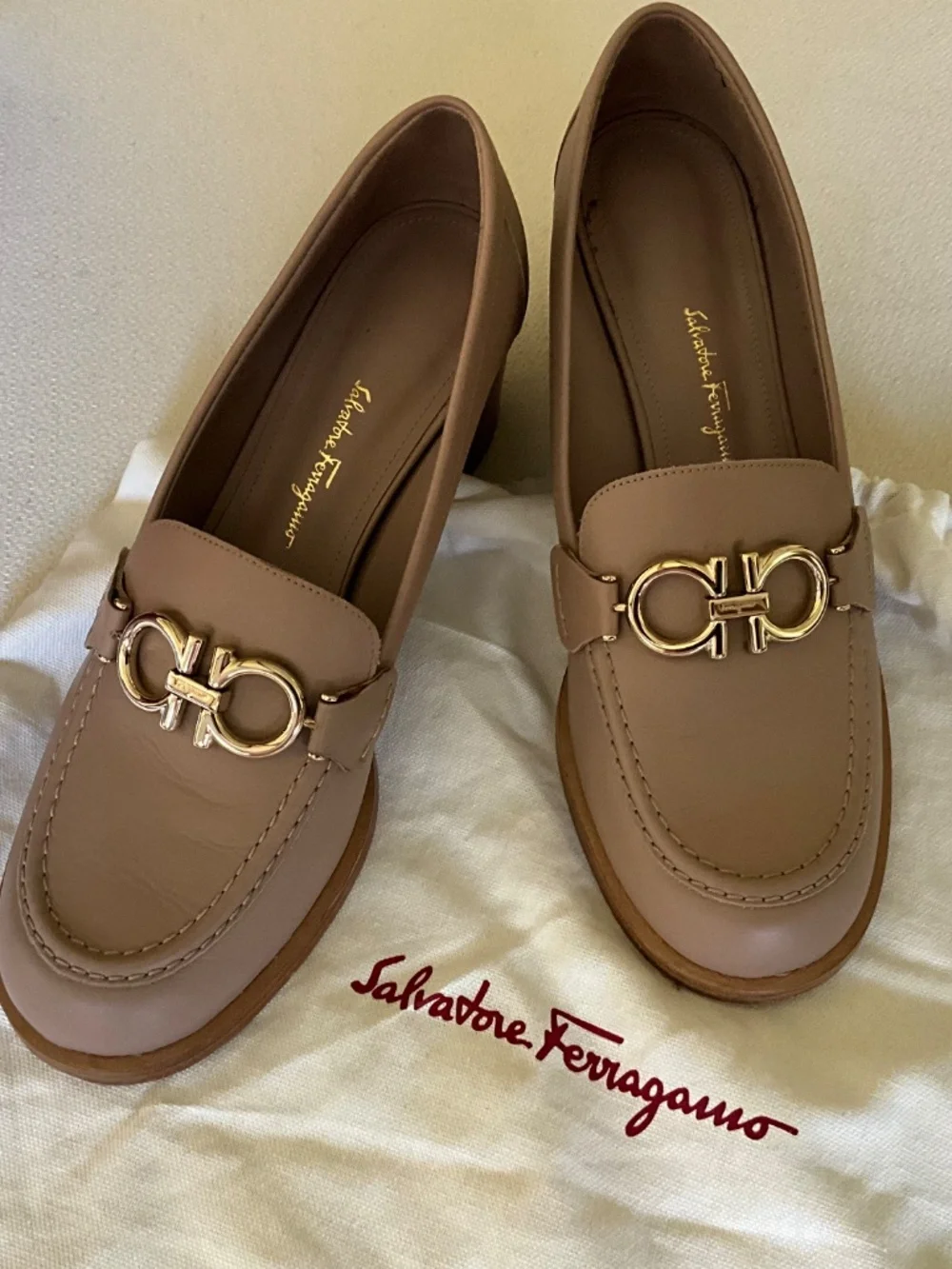 Salvatore Ferragamo Rollo 55 Loafers – Adobe Stone Calf Leather – Size 8 - Picture 4 of 9